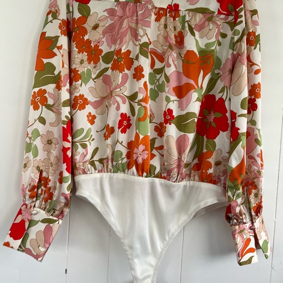 Fab’rik Fabrik Ivory Floral Print Long Sleeve Bodysuit Blouse Size Large - Picture 14 of 16